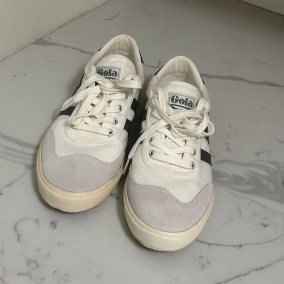 GOLA BADMINTON SNEAKERS WHITE  GREY WOMEN EU 41  USA 8 - FITS LIKE 9 - Picture 2 of 12